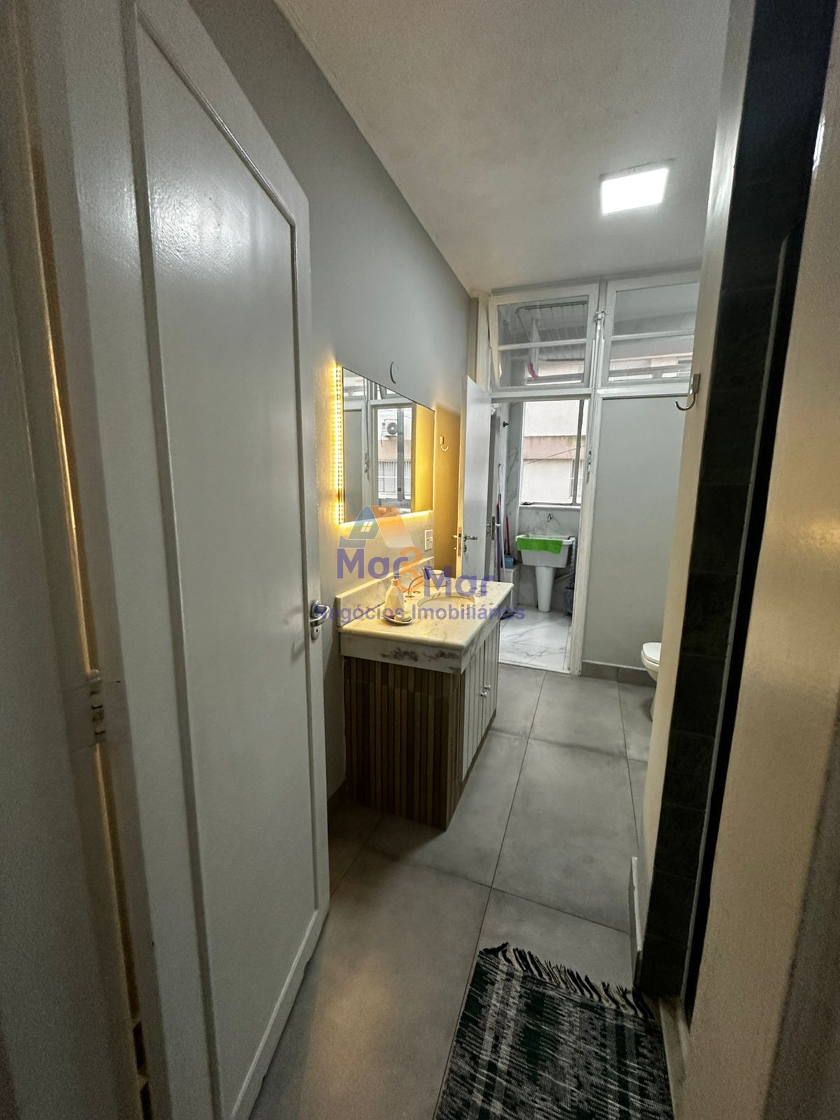 Apartamento na Praia das Pitangueiras, Guarujá - SP