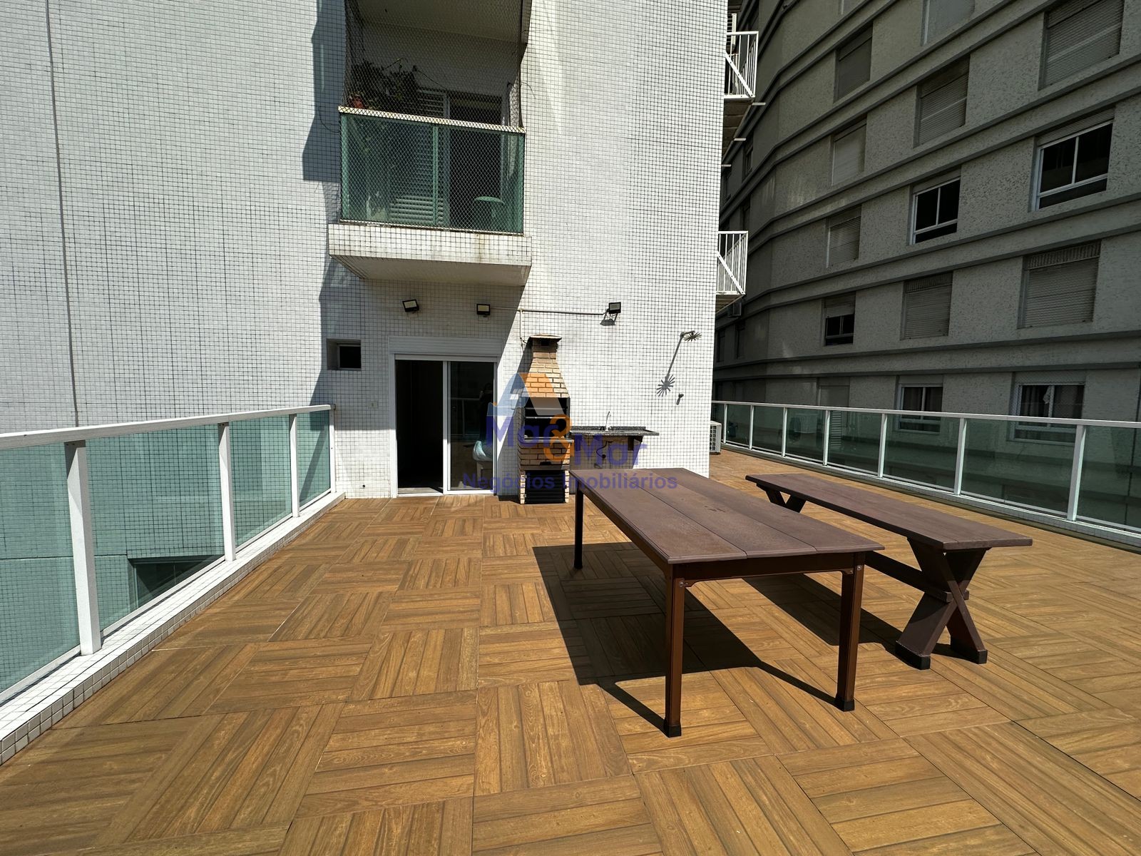 Apartamento Frente ao Mar nas Pitangueiras, Guarujá - SP