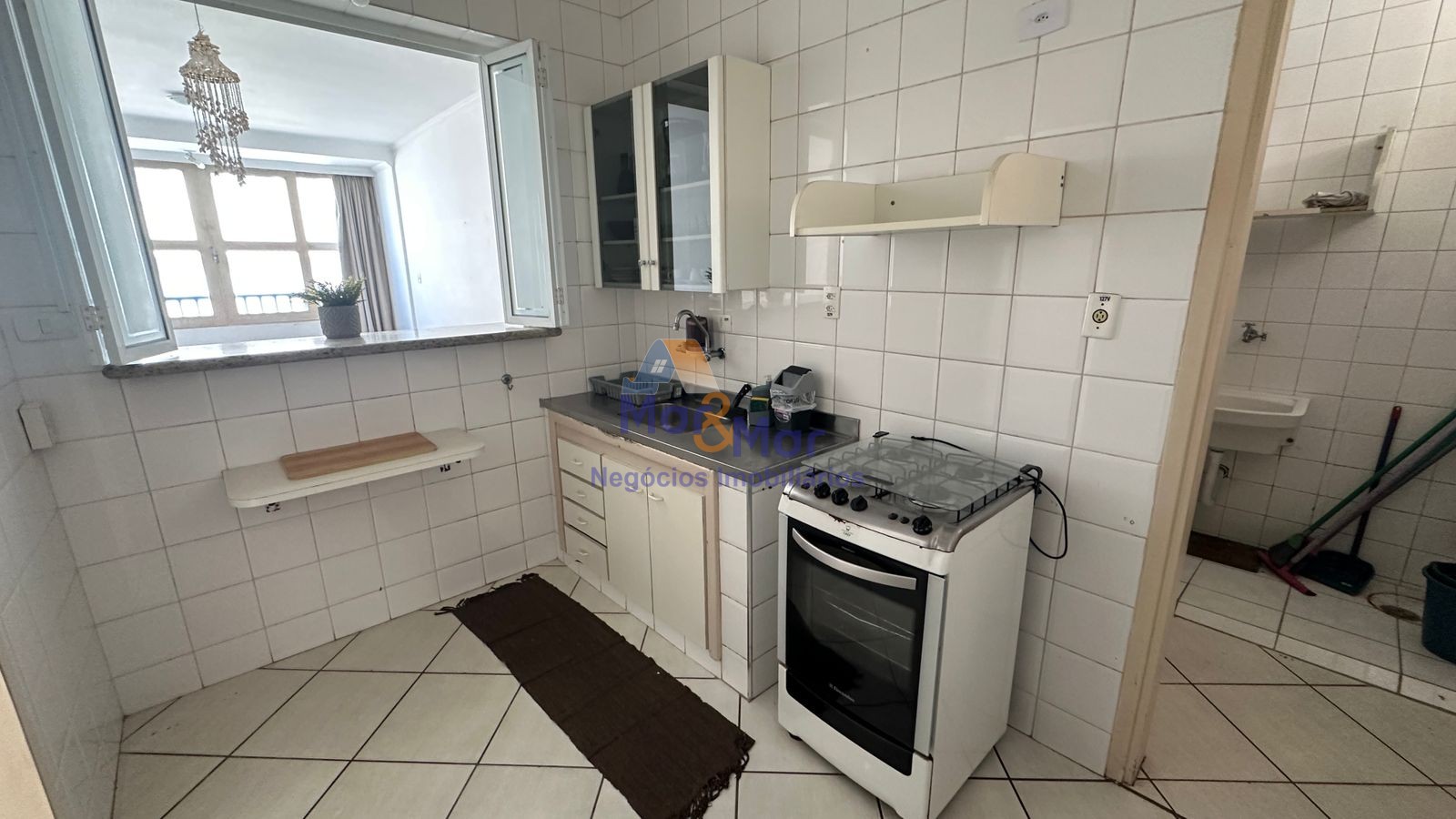 Apartamento na Praia das Pitangueiras, Guarujá - SP