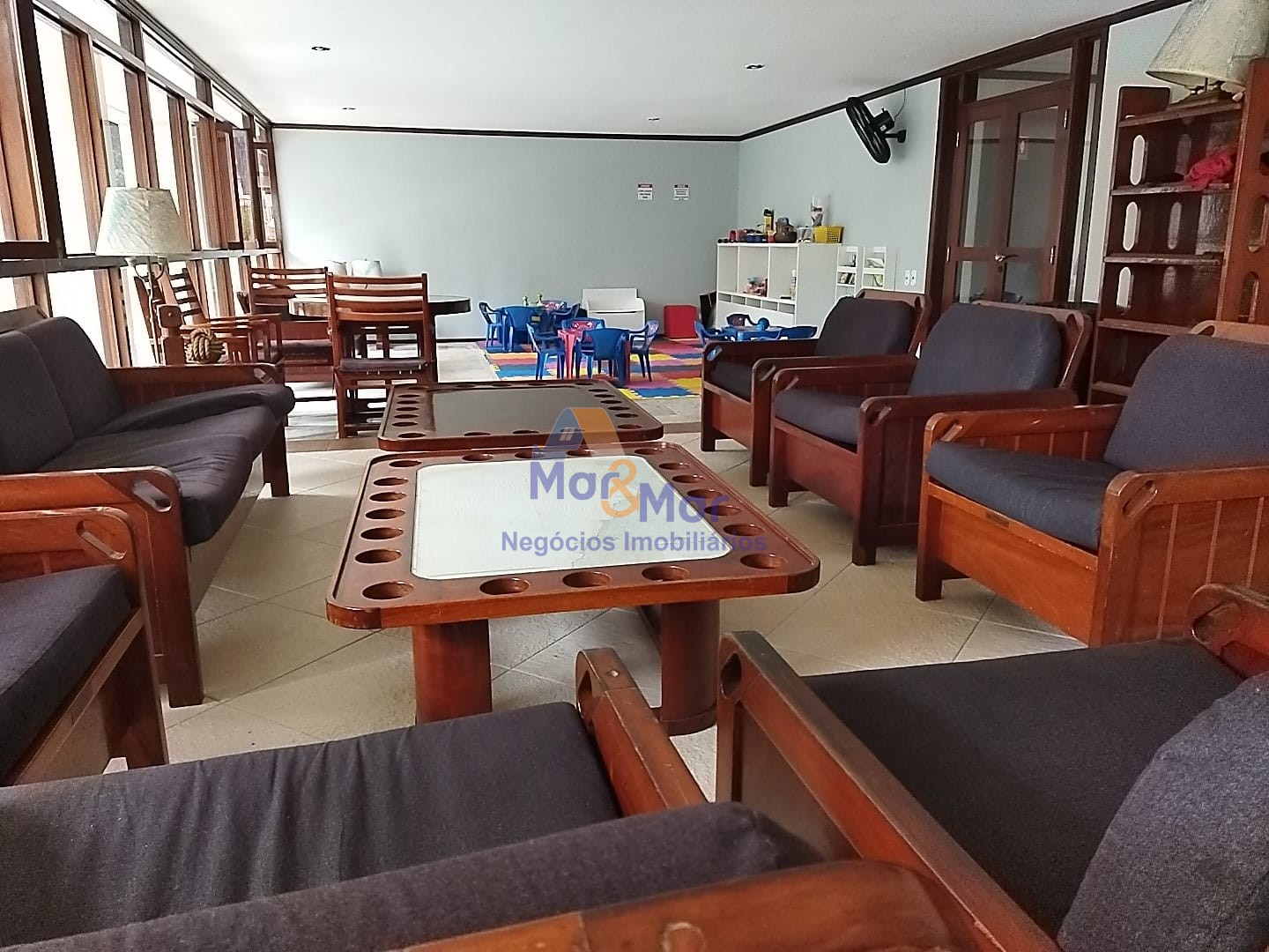 Apartamento na Praia das Pitangueiras, Guarujá - SP