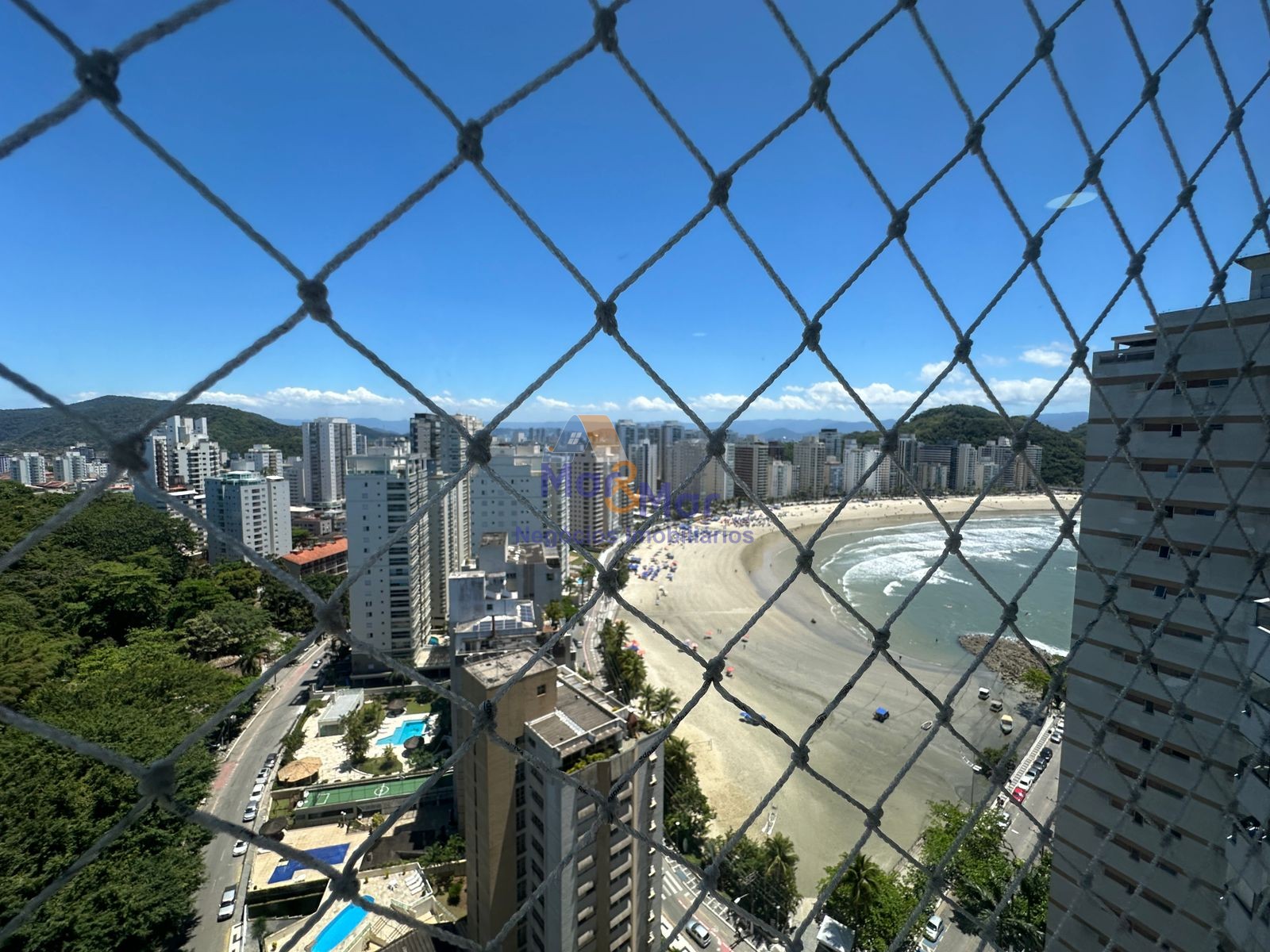 Apartamento na Praia das Astúrias, Guarujá - SP