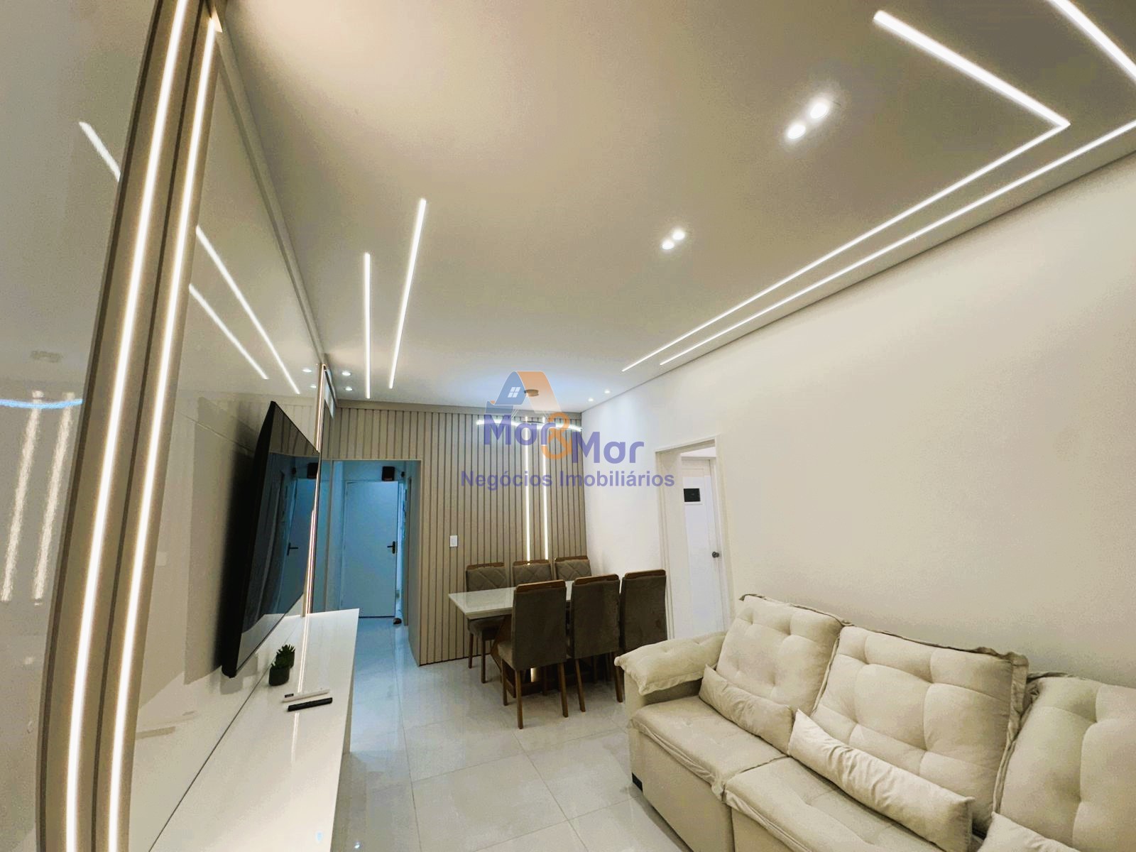 Apartamento na Praia das Pitangueiras, Guarujá - SP